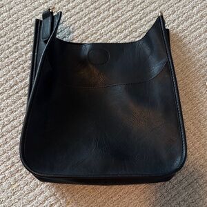 Elegant Black Leather Shoulder Bag